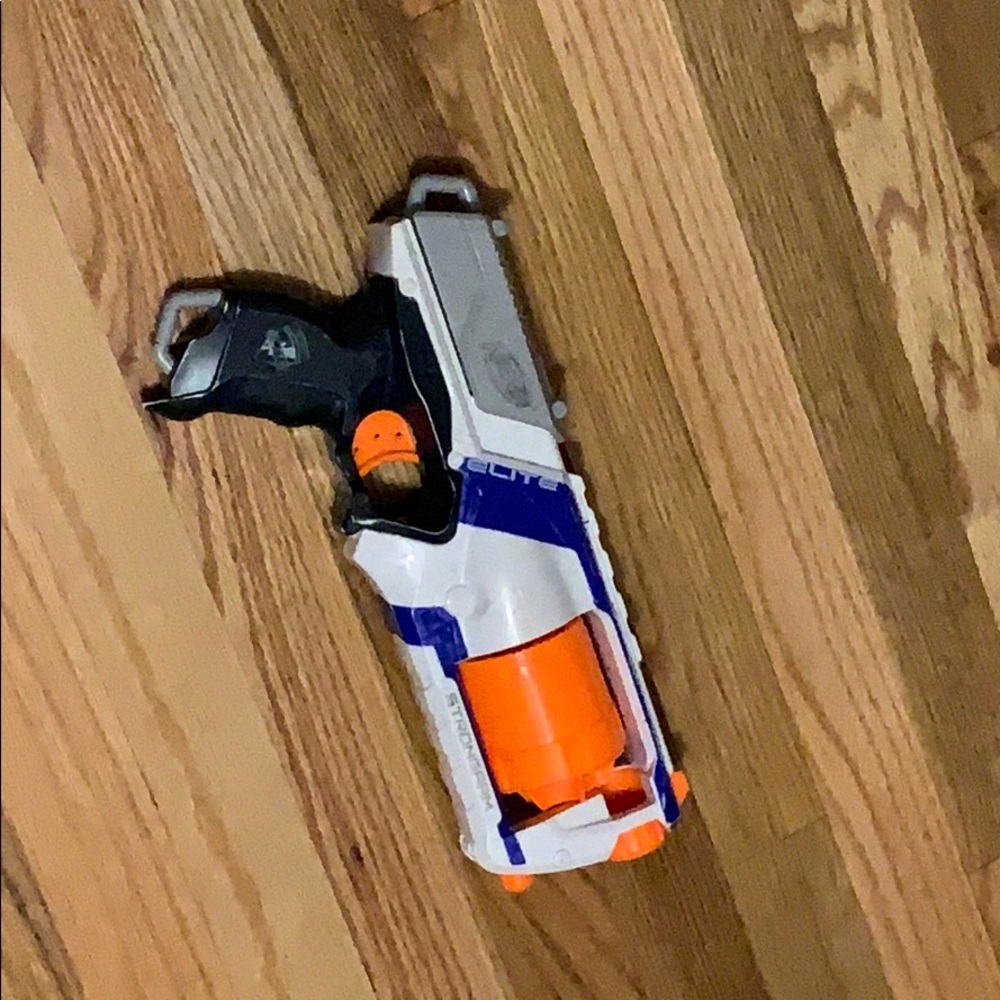 Nerf- N strike Elite Strongarm Blaster